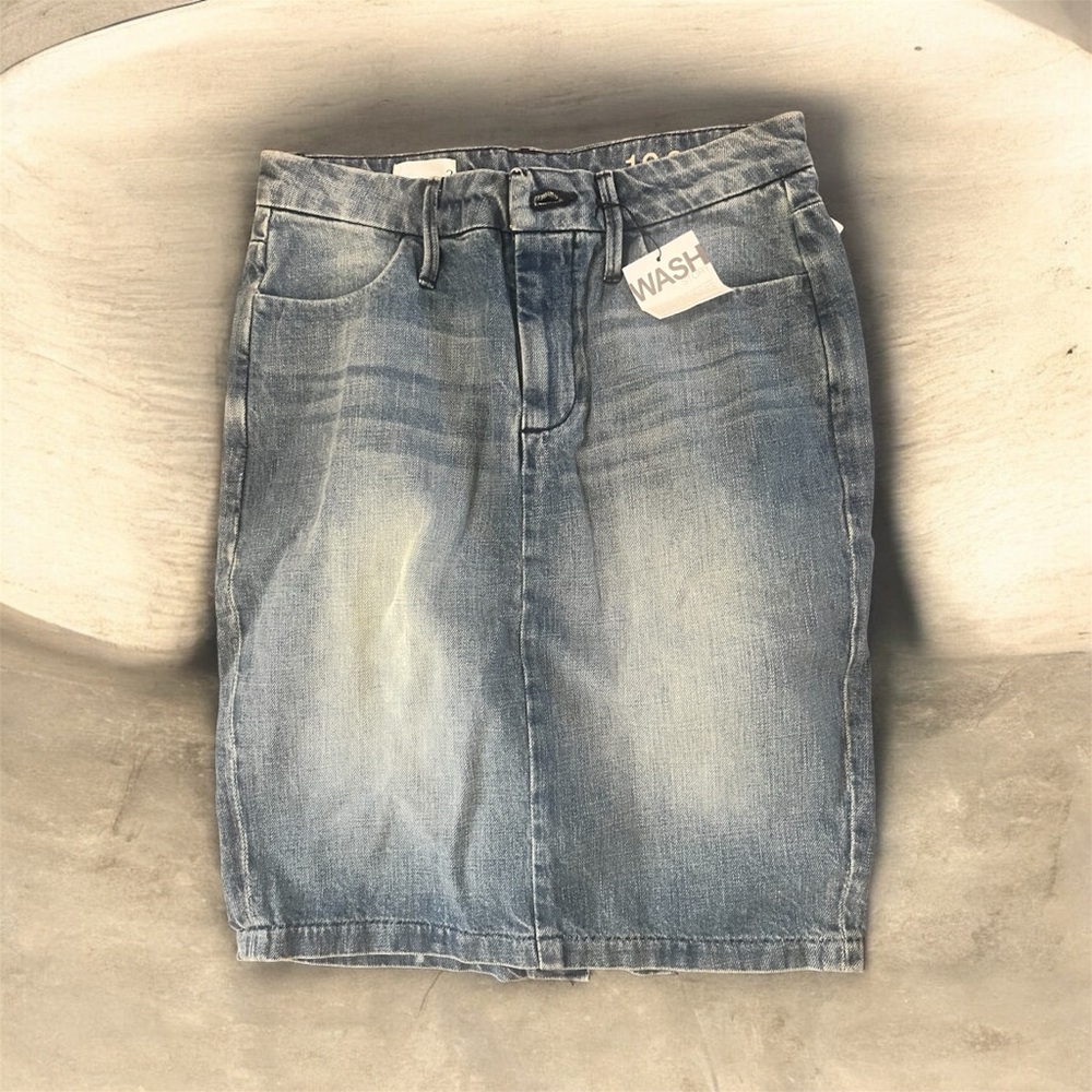 NWT Gap Wash Classic Blue Denim Skirt
